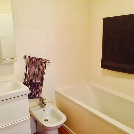 Cozy - 20th Arrondissement Apartment Paris